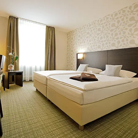 Western President 4*