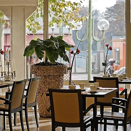 Western President 4* Bonn