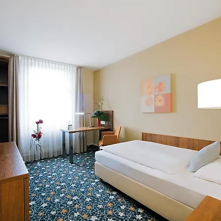 Western President 4*