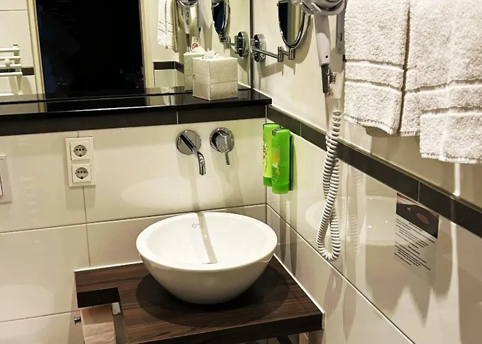 Western President 4*